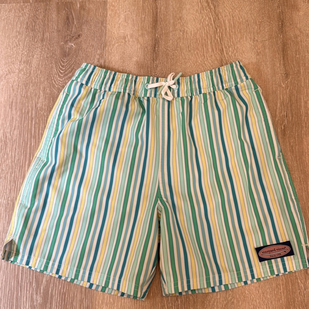 VINEYARD VINES BOYS swim trunks Swimsuit BOYS size M